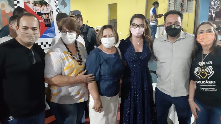 Deputado Claudinei com a primeira dama, secretárias de Assistência Social do município e de Mato Gro