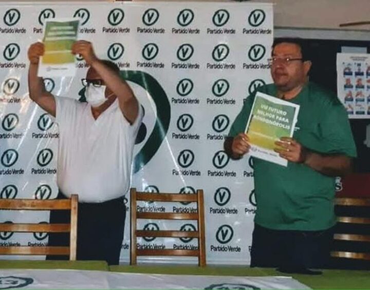 Ze do Pátio ao lado Dr Carlos Naves presidente PV